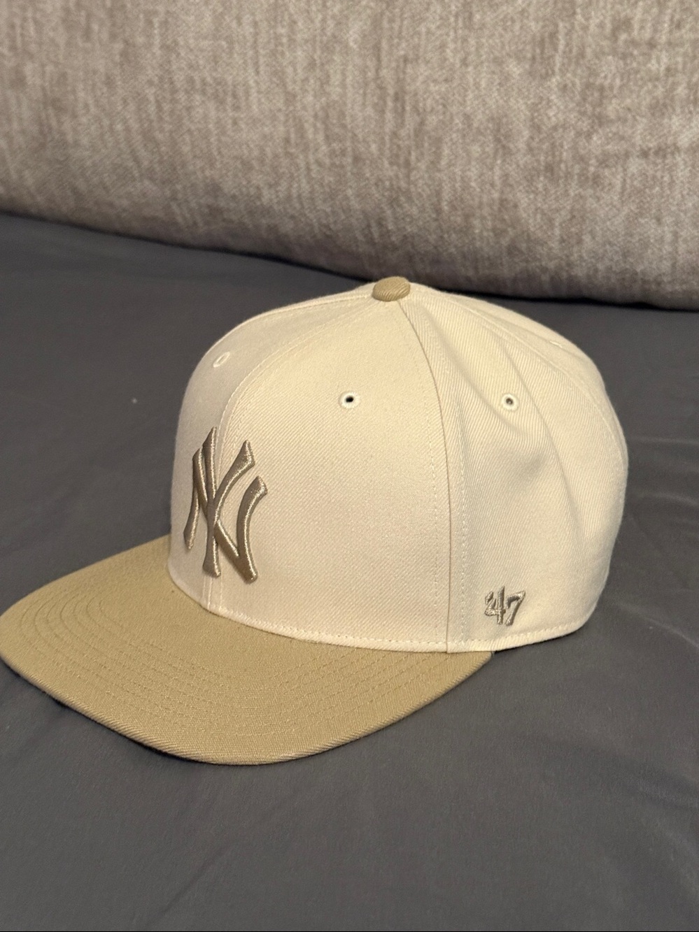 New York Yankees Hat - Picture 9 of 11